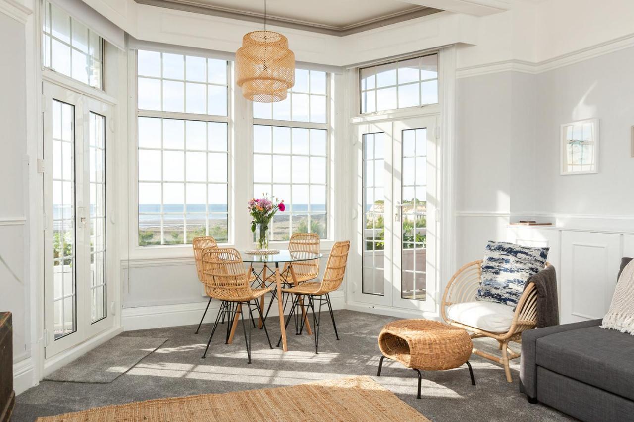 A View Of The Bay- Panoramic Sea Views- Sleeps 4 Leilighet Westgate-on-Sea Eksteriør bilde