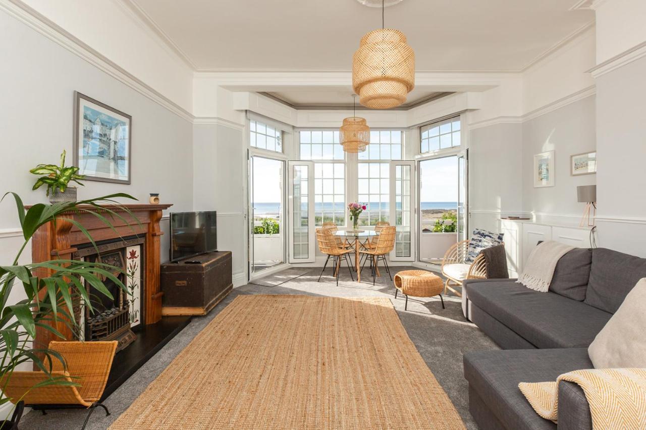 A View Of The Bay- Panoramic Sea Views- Sleeps 4 Leilighet Westgate-on-Sea Eksteriør bilde