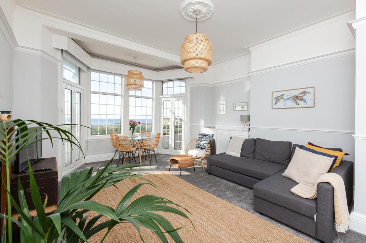 A View Of The Bay- Panoramic Sea Views- Sleeps 4 Leilighet Westgate-on-Sea Eksteriør bilde