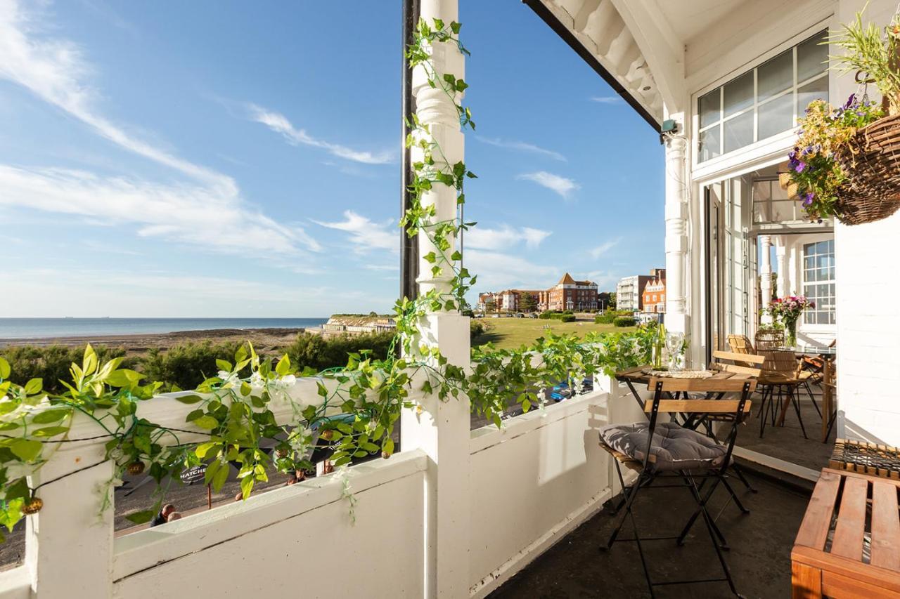A View Of The Bay- Panoramic Sea Views- Sleeps 4 Leilighet Westgate-on-Sea Eksteriør bilde