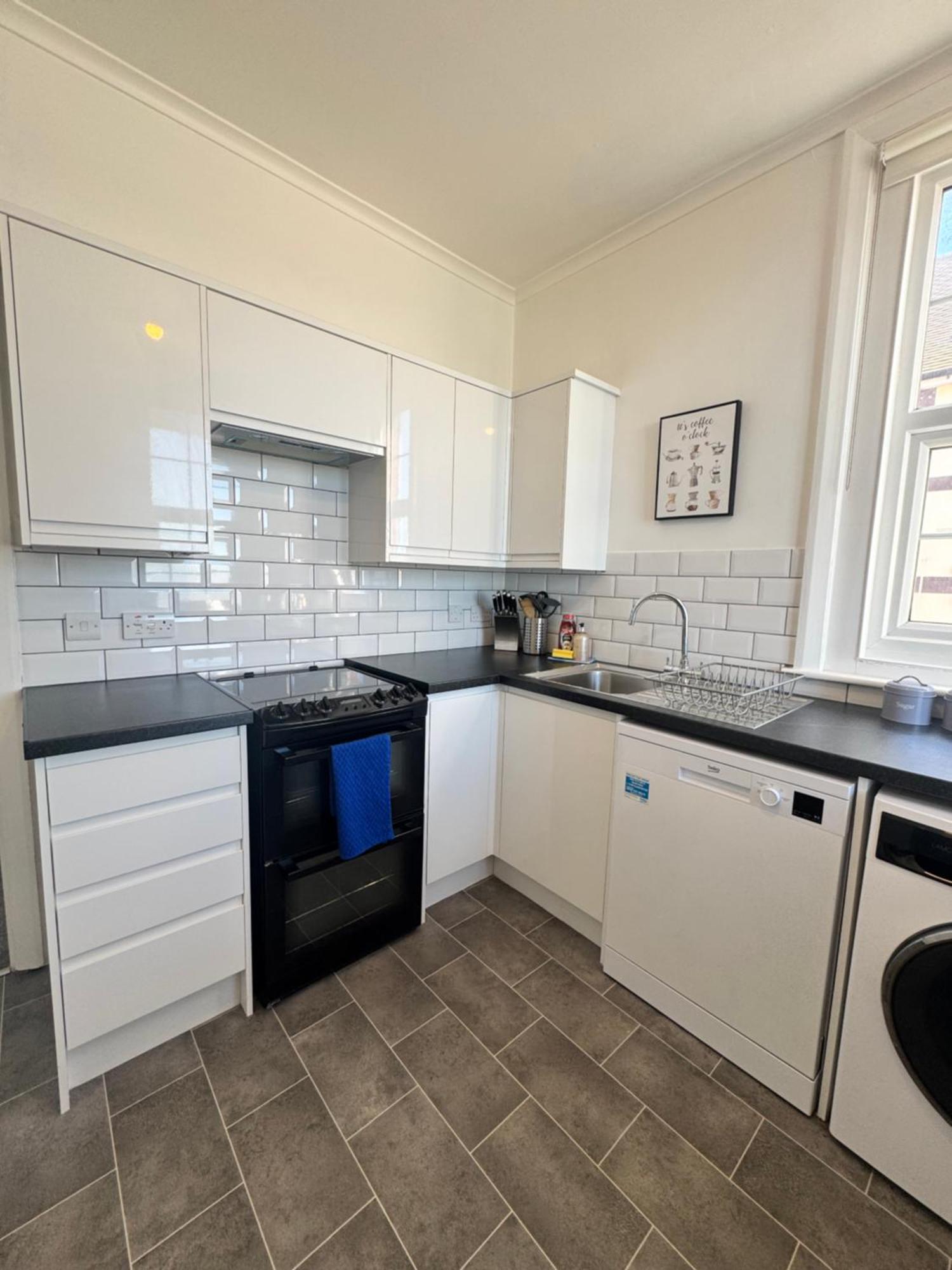 A View Of The Bay- Panoramic Sea Views- Sleeps 4 Leilighet Westgate-on-Sea Eksteriør bilde